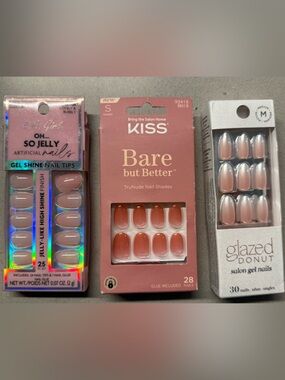 NEW IN BOX MULTI-SET of press-on nails!